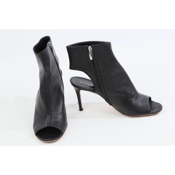 GIANVITO ROSSI Black Leather Peep Toe Cut Out Ankle Booties Size 39.5 - Picture 1 of 12